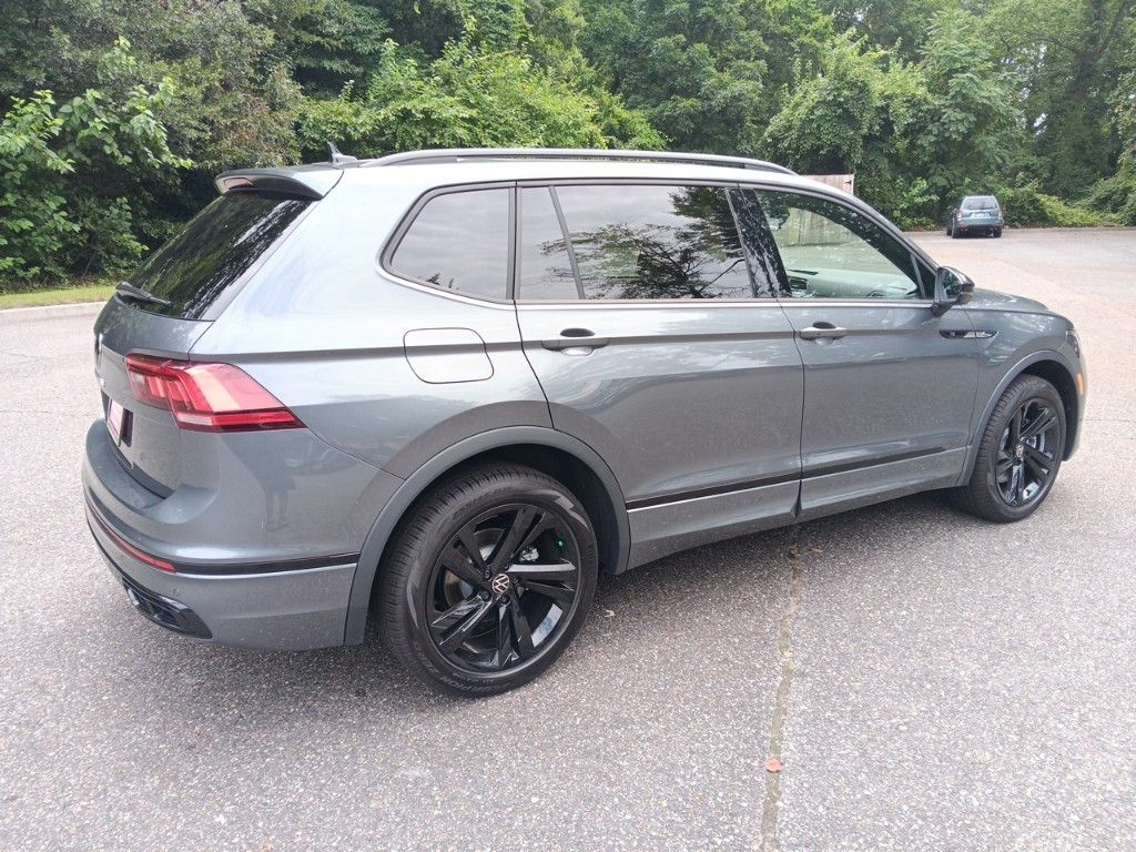 2024 Volkswagen Tiguan 2.0T SE R-Line Black 5