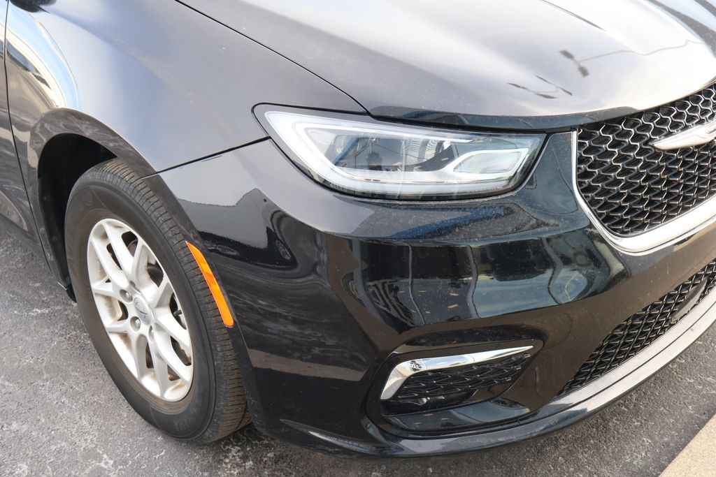 Thumbnail: 2024 Chrysler Pacifica - 4