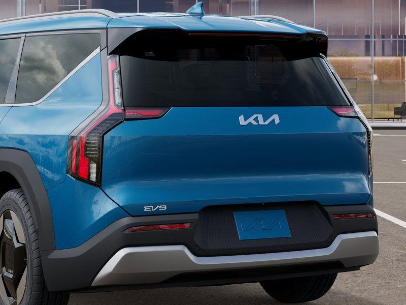 New 2026 Ocean Blue Kia Wind image 13
