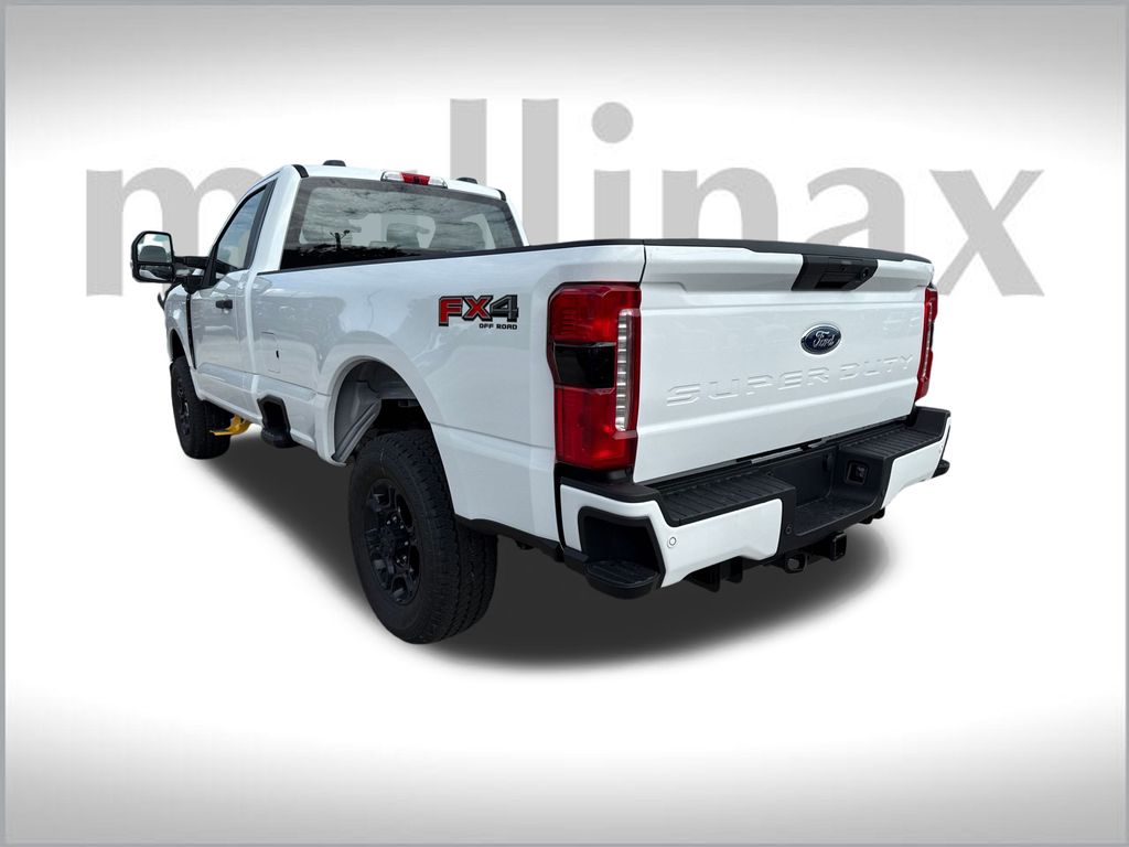 2025 Ford F-350 photo 3