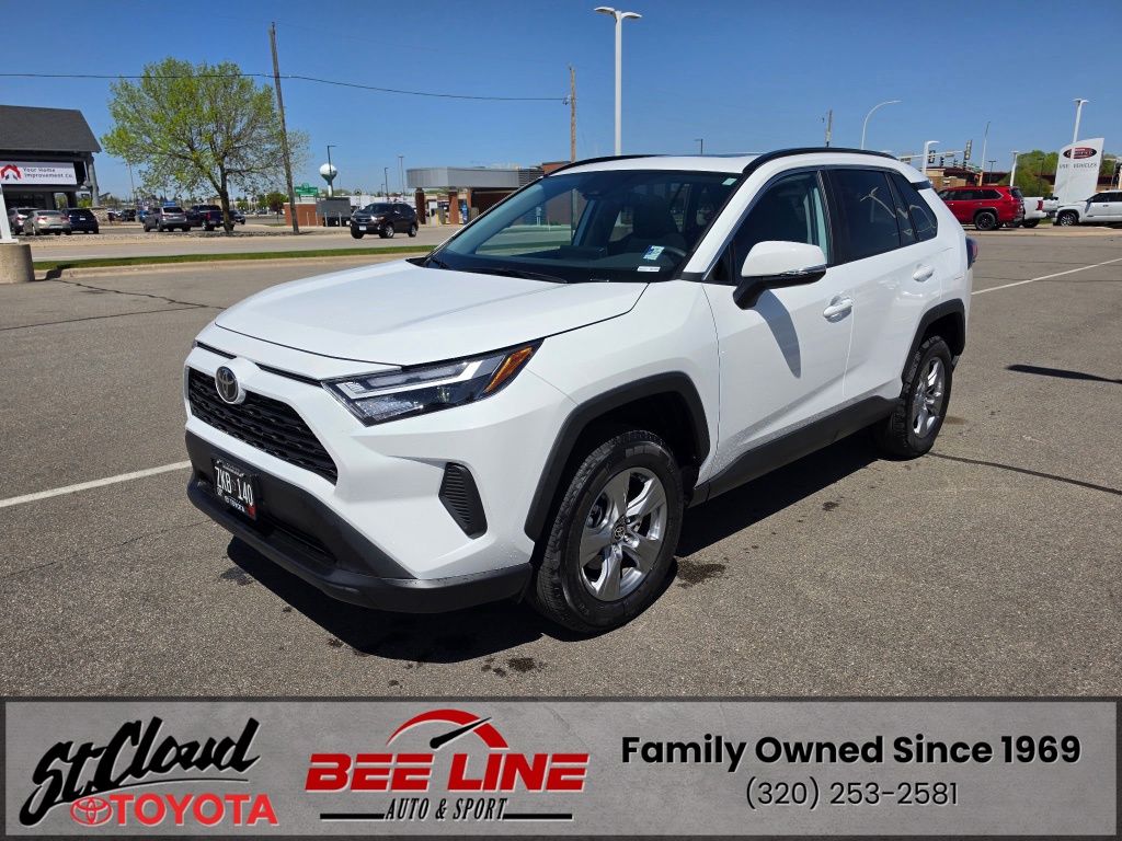 2025 Toyota RAV4 XLE AWD's photo