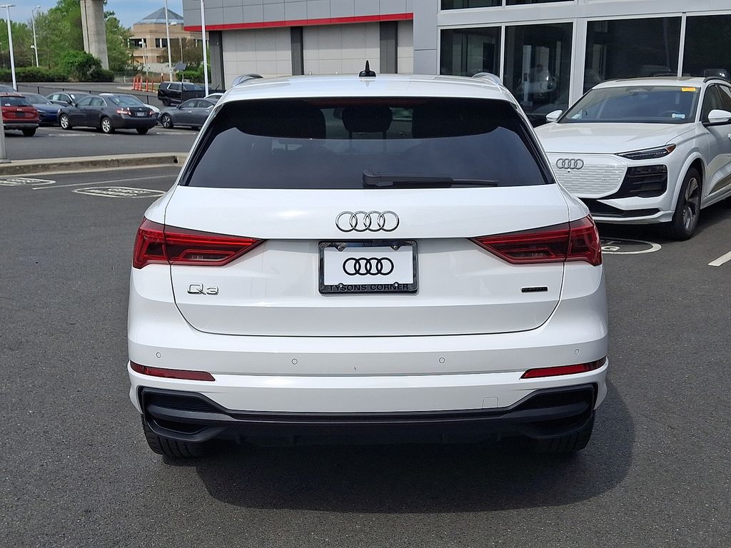 Thumbnail: 2023 Audi Q3 - 5