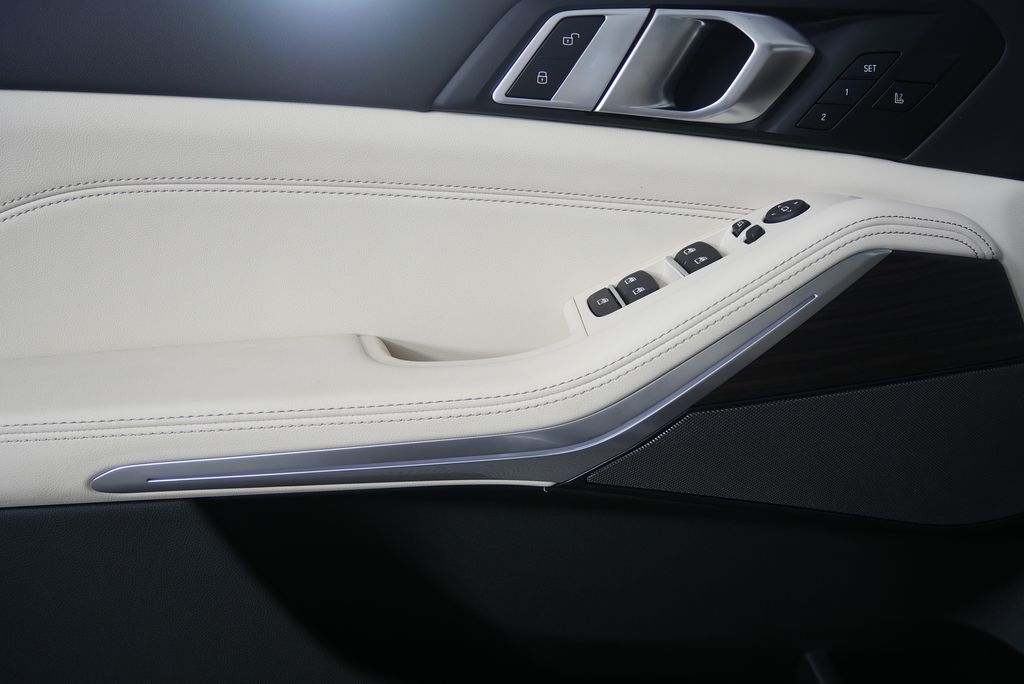 Thumbnail: 2026 BMW X5 - 9