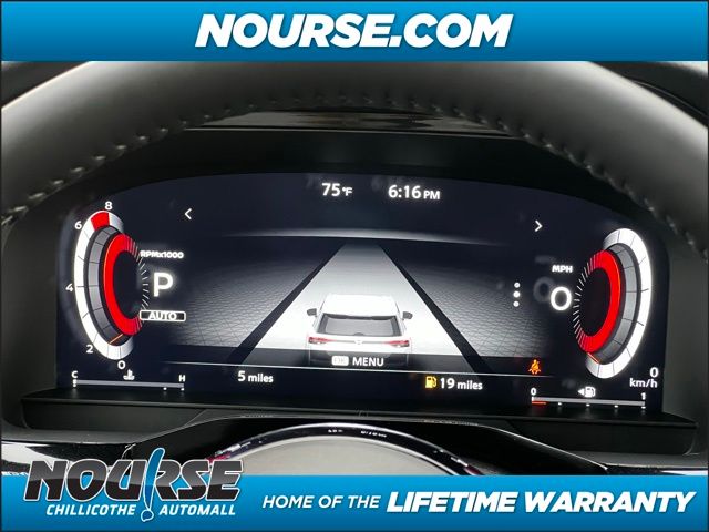 2024 Nissan Pathfinder Platinum photo