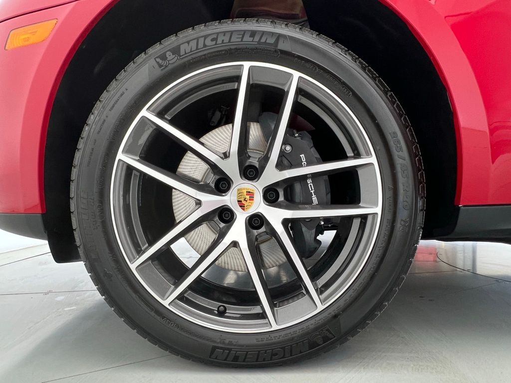 Thumbnail: 2025 Porsche Macan - 27
