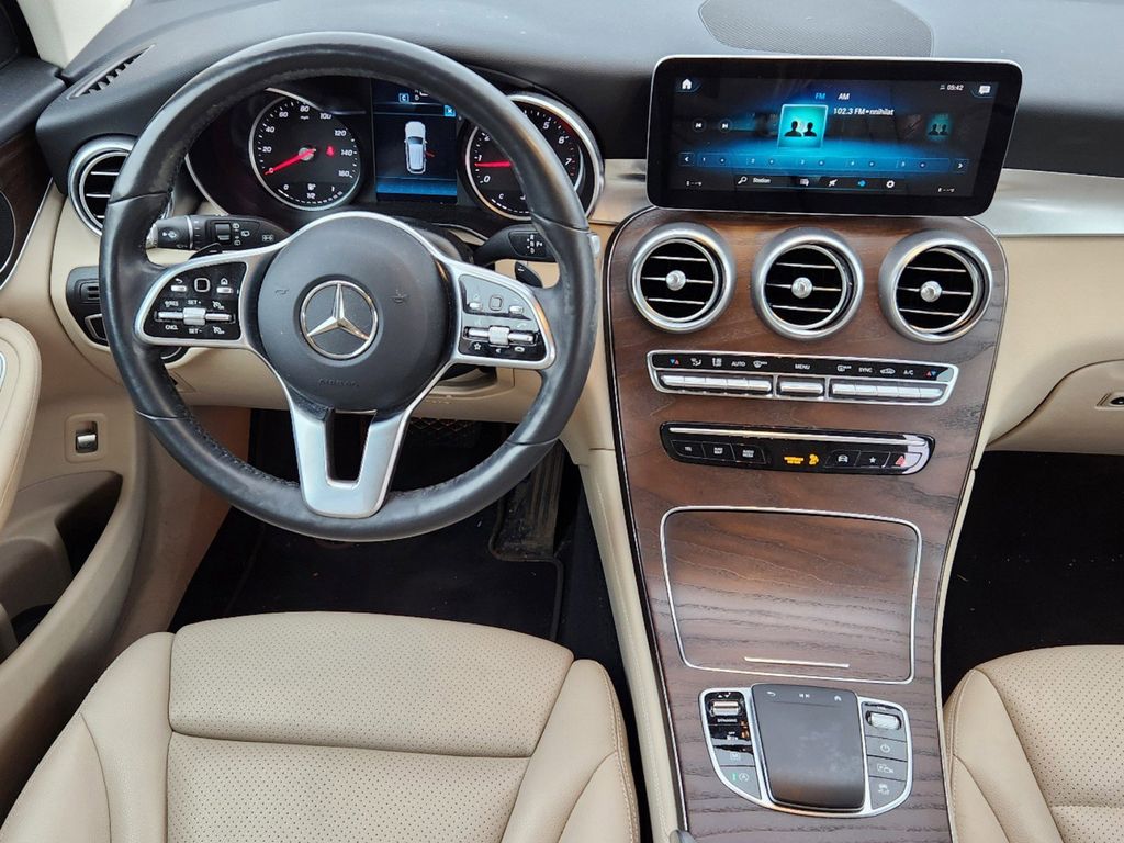 2021 Mercedes-Benz GLC GLC 300 26