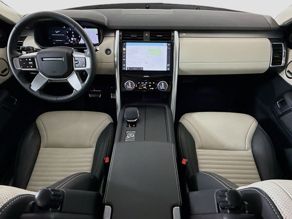 Thumbnail: 2025 Land Rover Discovery - 13