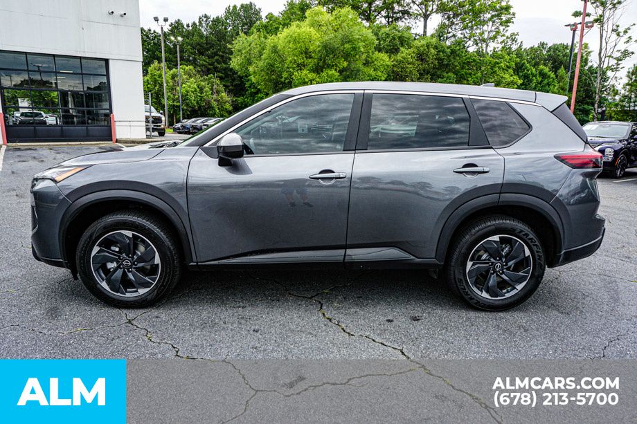 Used 2025 Gray Nissan SV image 6