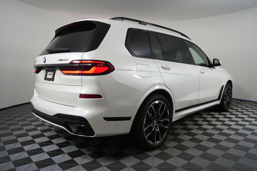 Thumbnail: 2024 BMW X7 - 3