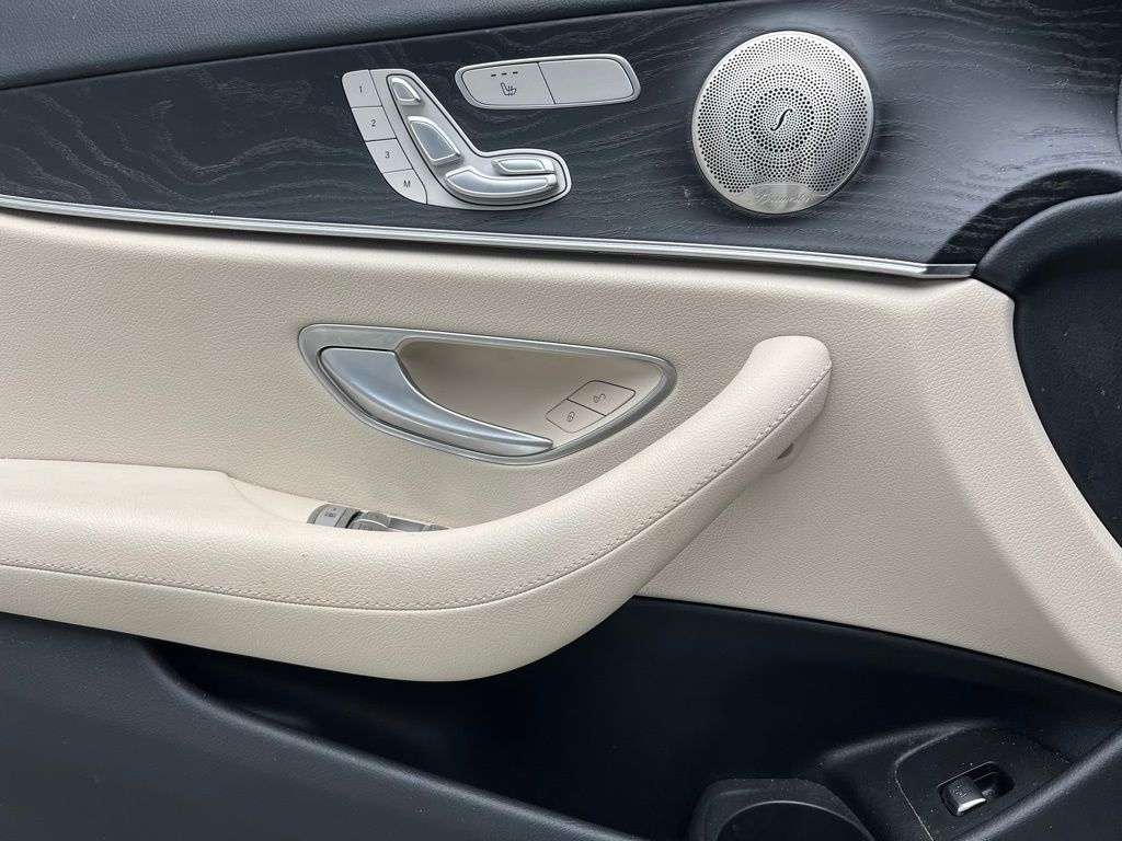 Thumbnail: 2023 Mercedes-Benz E-Class - 21