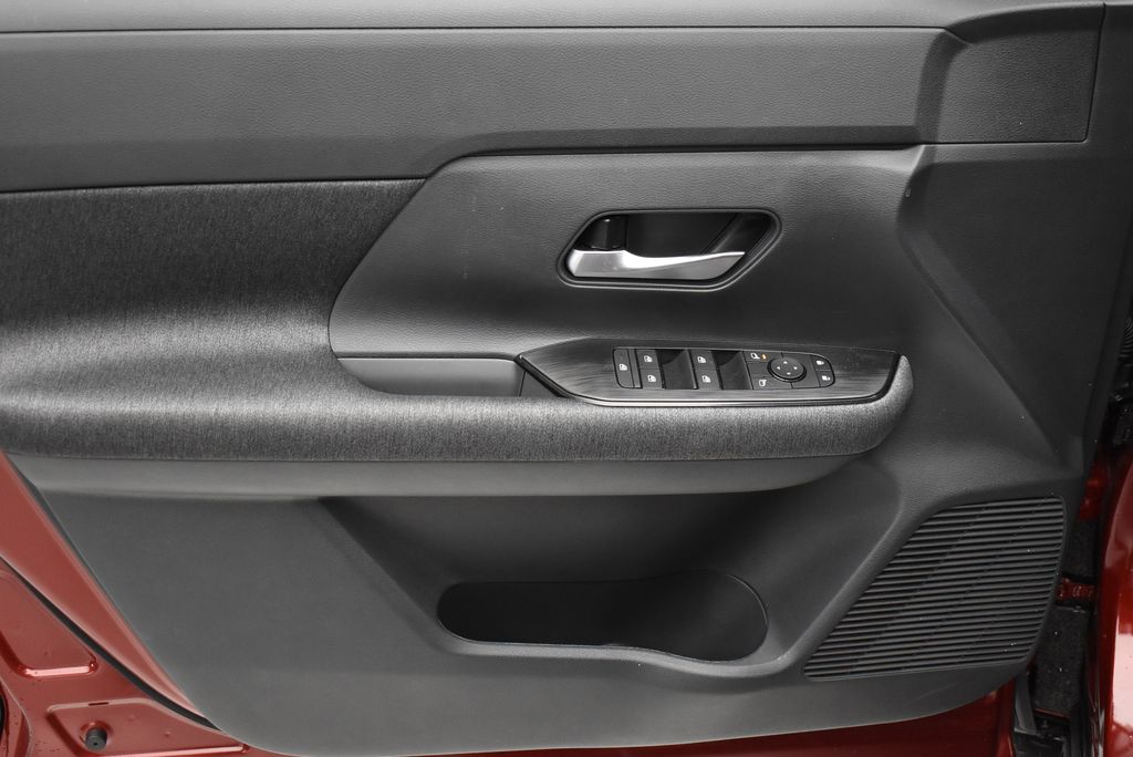 Thumbnail: 2026 Nissan Kicks - 9