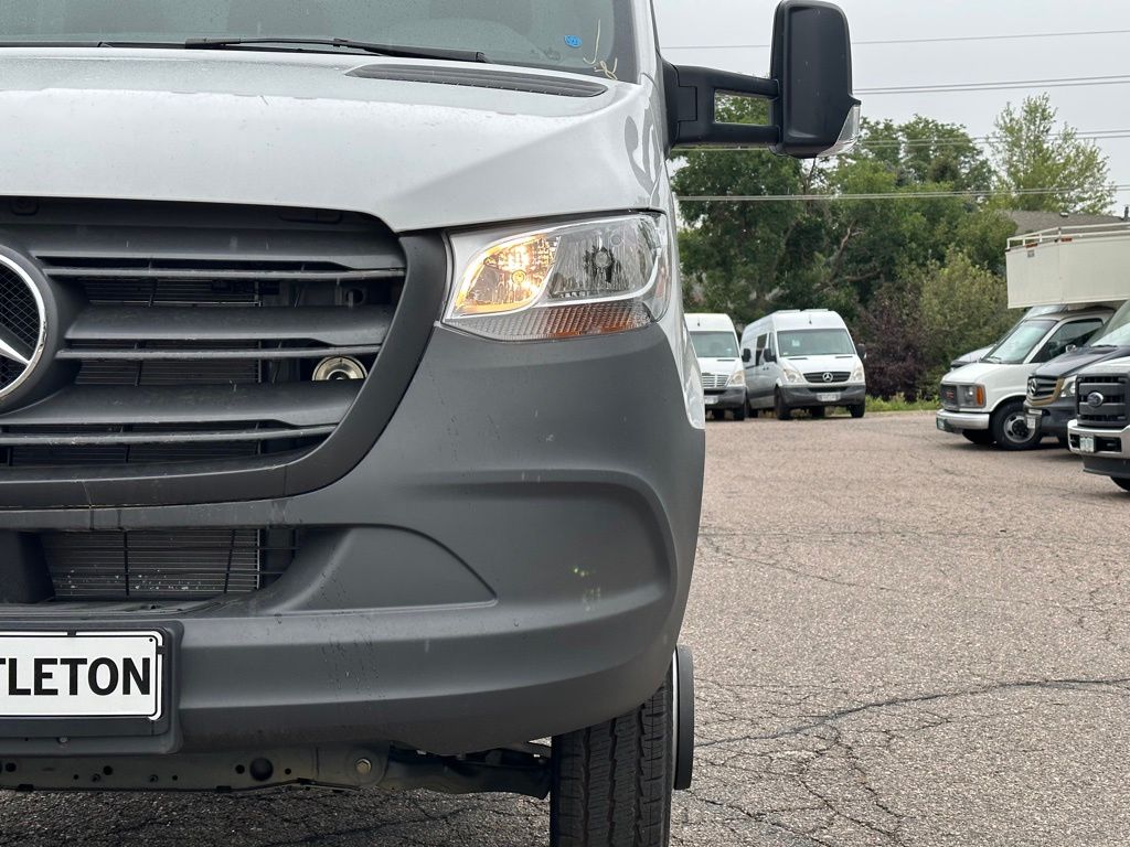 2023 Mercedes-Benz Sprinter 3500 Cab Chassis 170 WB 9