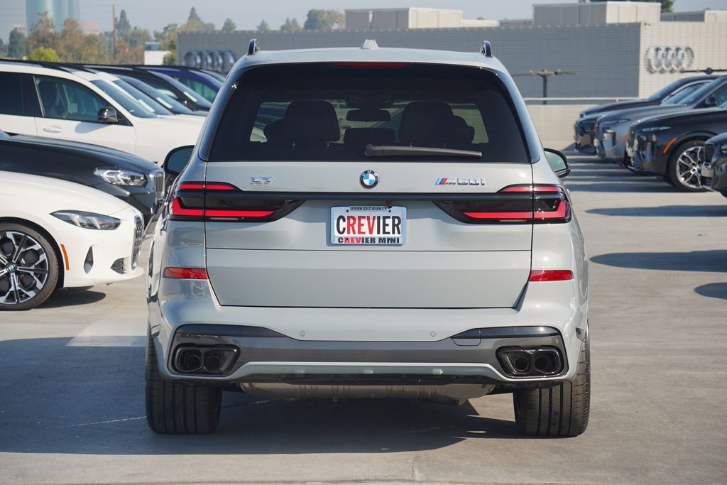 2025 BMW X7 M60i 6