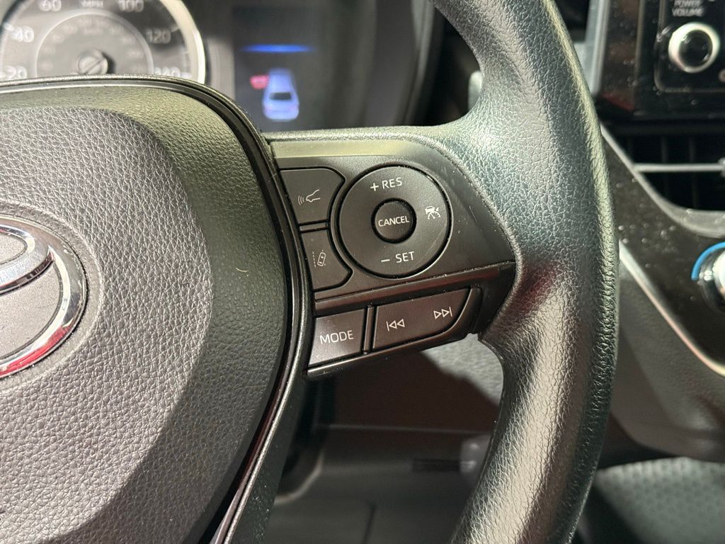 2022 Toyota Corolla LE 22