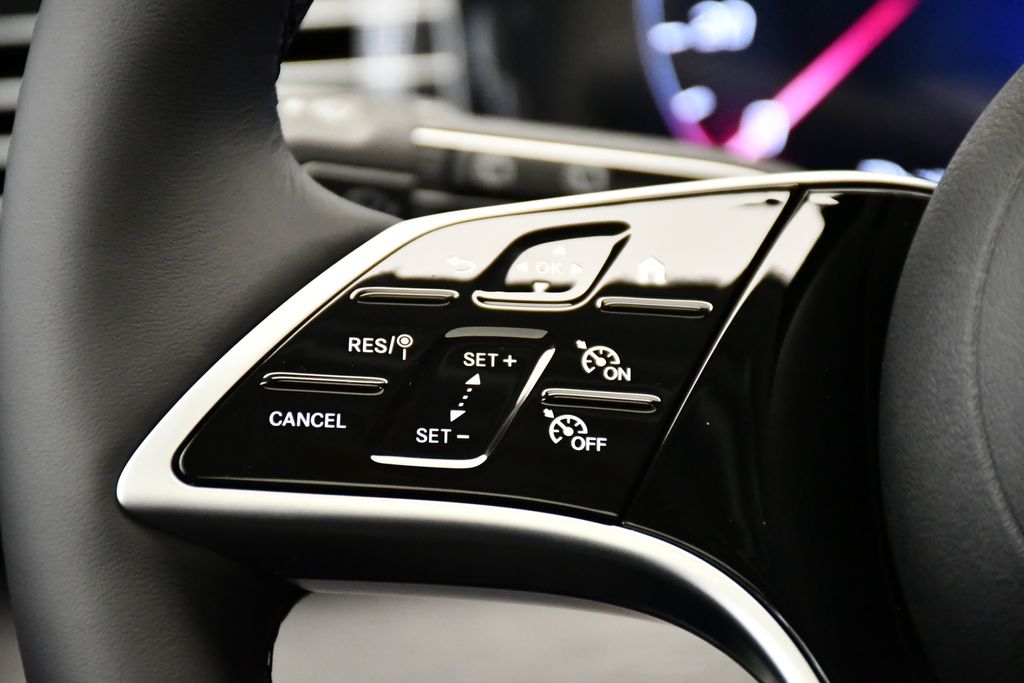 Thumbnail: 2026 Mercedes-Benz GLE - 23