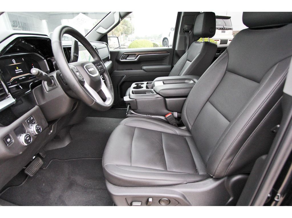 2025 GMC Sierra 1500 SLT - 5