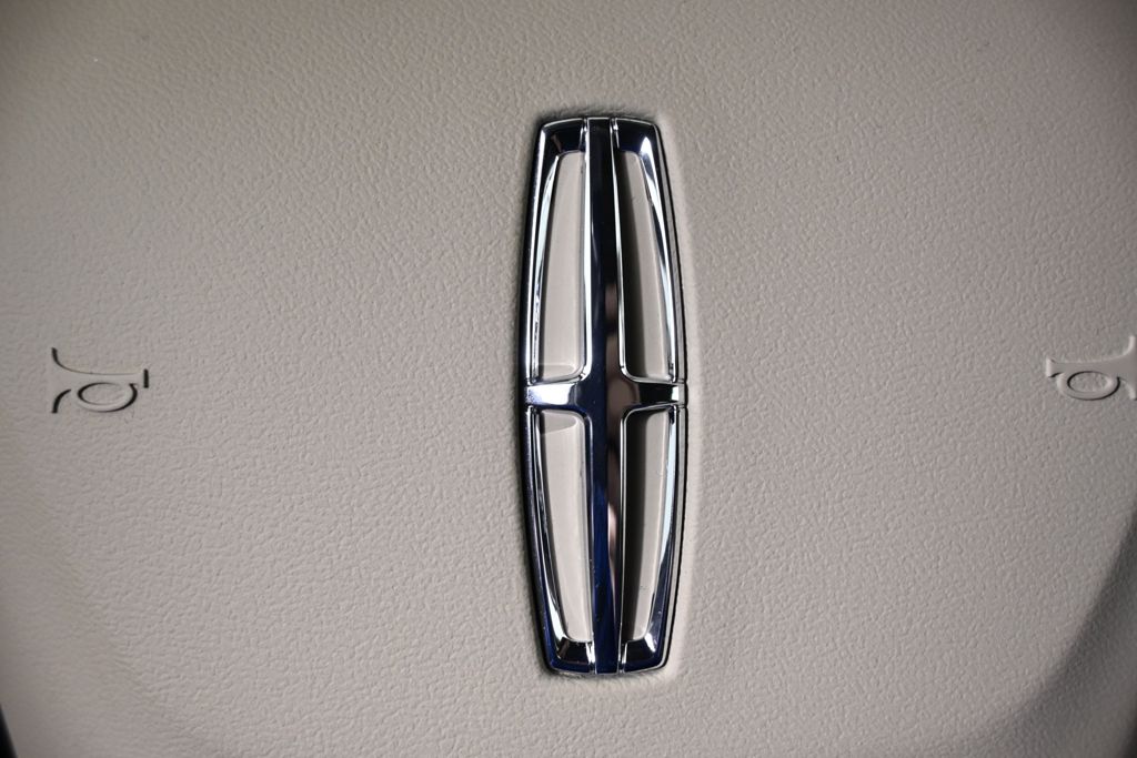 New 2026 White Lincoln Reserve image 34