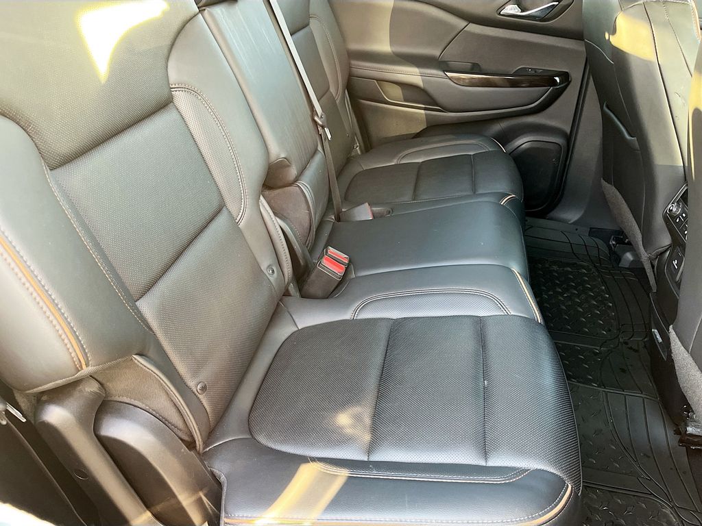 Used 2023 Silver GMC AT4 image 29