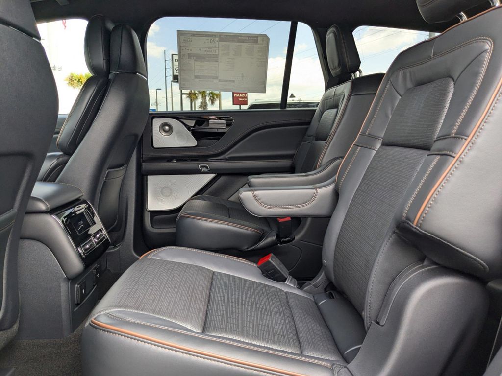 2025 Lincoln Aviator Black Label