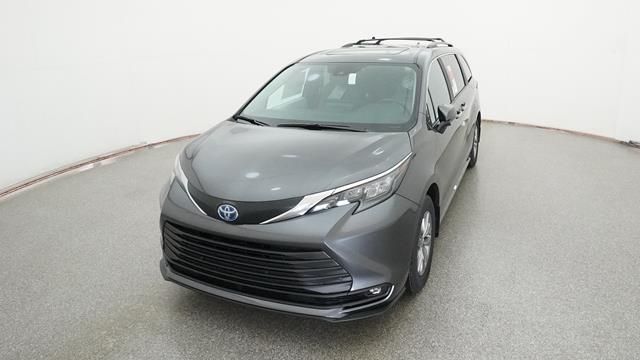 2025 Toyota Sienna XLE -
                Duluth, GA