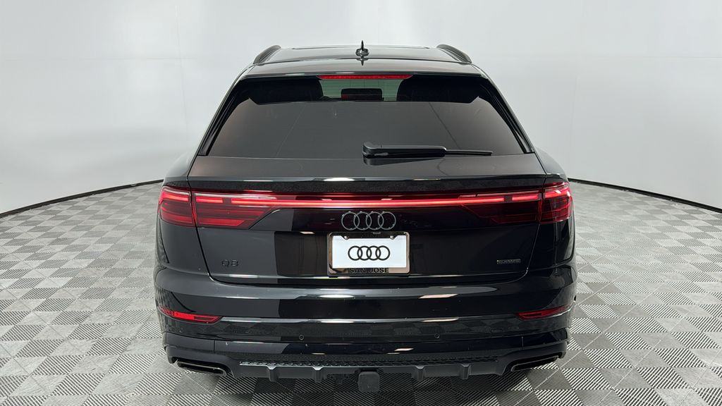 Thumbnail: 2025 Audi Q8 - 4