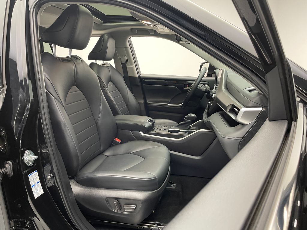 2022 Toyota Highlander XLE 18