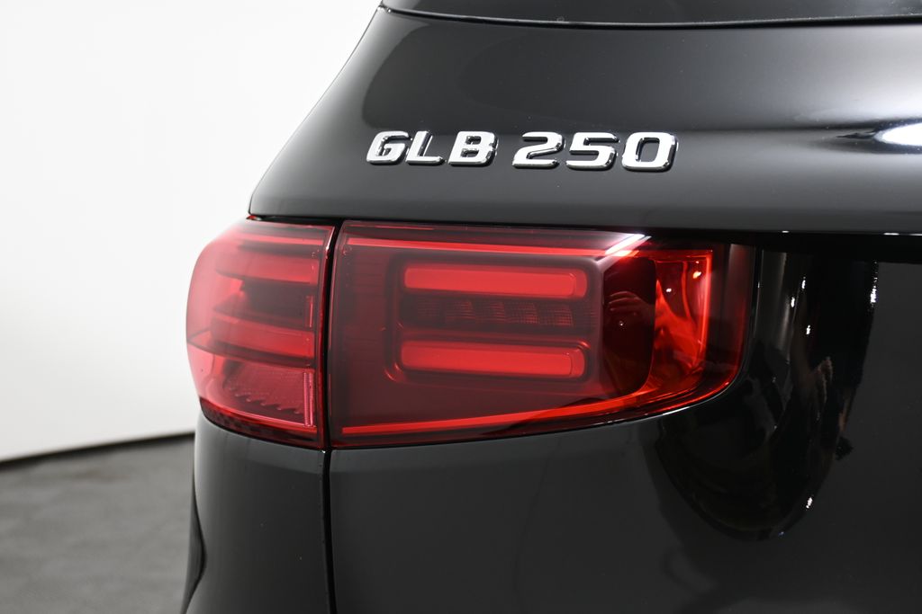 Thumbnail: 2026 Mercedes-Benz GLB - 12