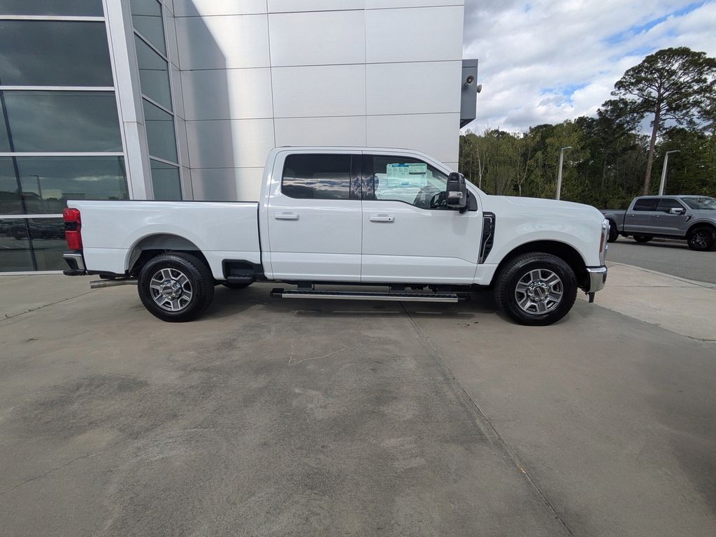2026 Ford F-350 Super Duty LARIAT