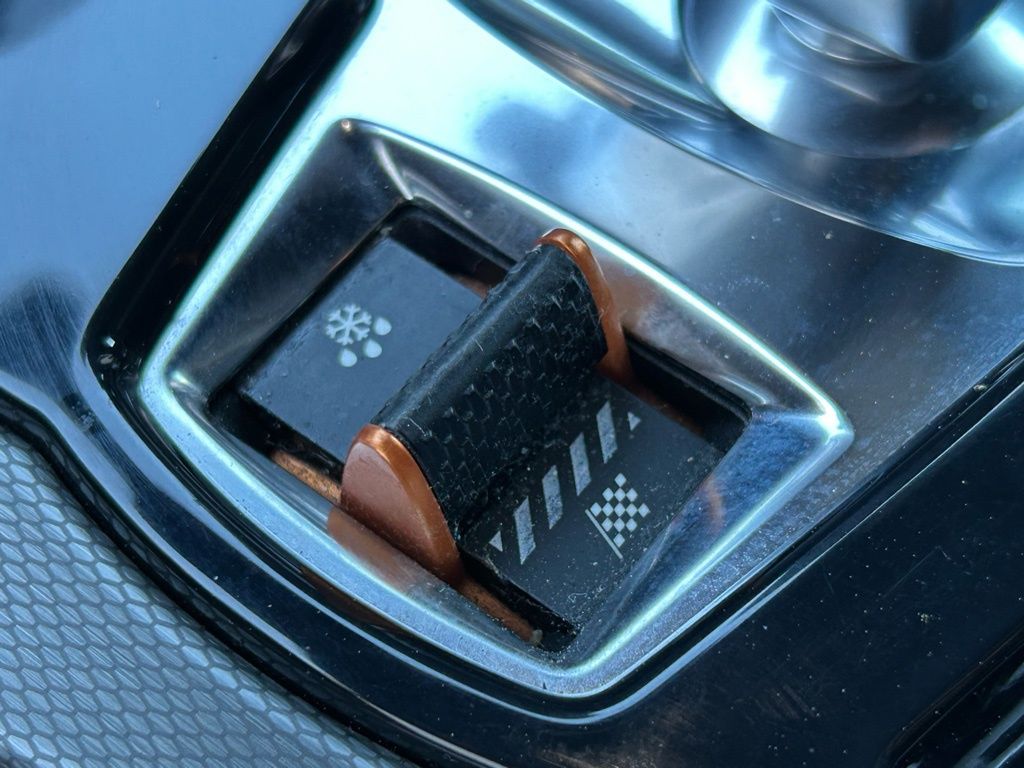 Used 2014  Jaguar S image 41