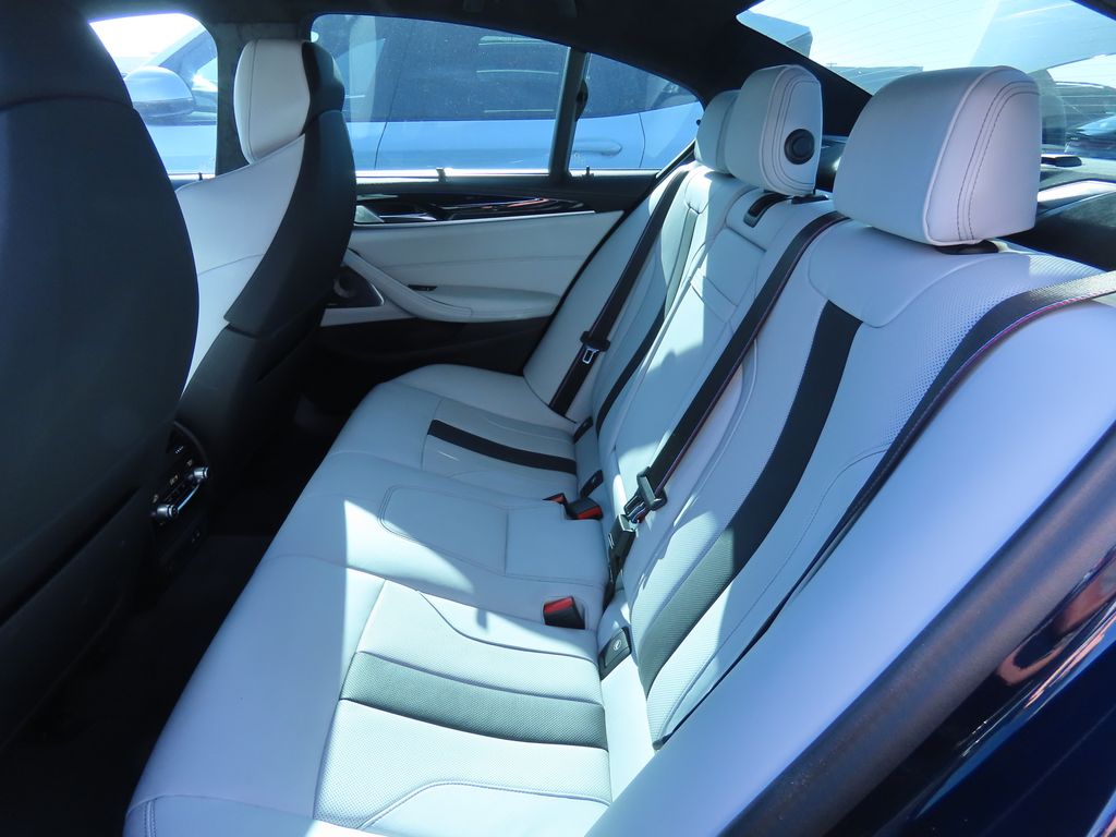 Thumbnail: 2023 BMW M5 - 11