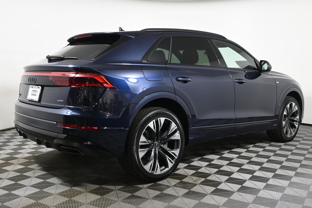 Thumbnail: 2025 Audi Q8 - 7
