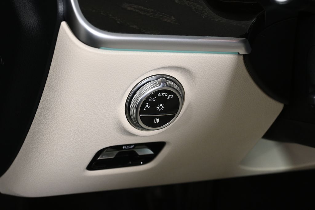 Thumbnail: 2026 Mercedes-Benz C-Class - 26