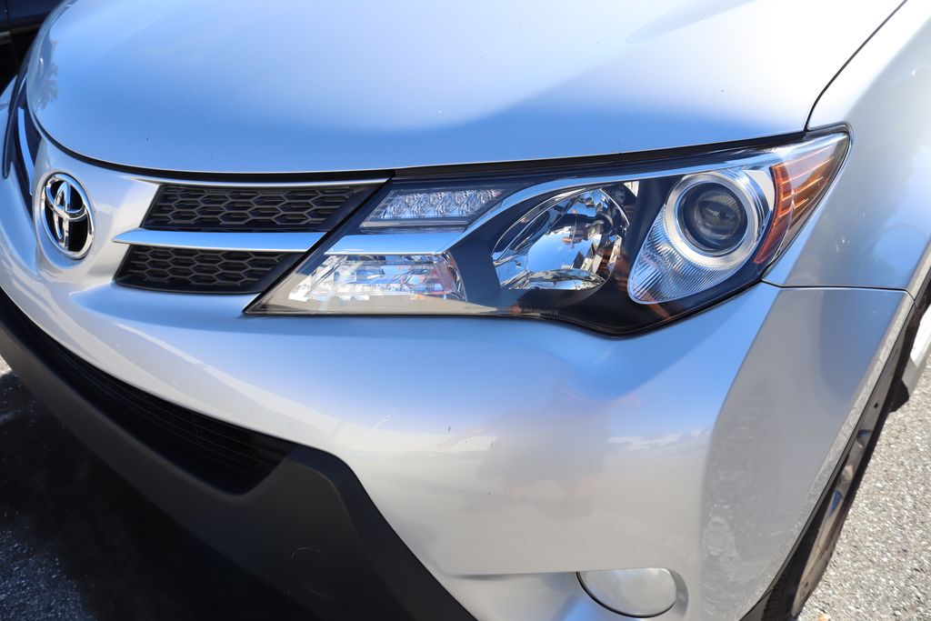 Thumbnail: 2015 Toyota RAV4 - 3