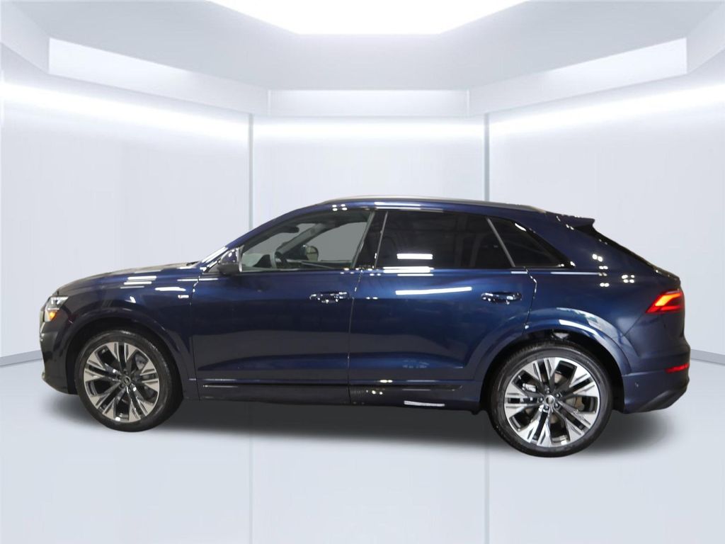 Thumbnail: 2026 Audi Q8 - 2