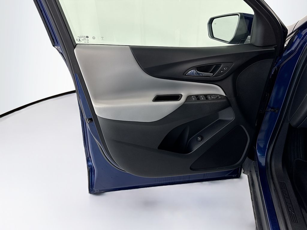 Thumbnail: 2022 Chevrolet Equinox - 24