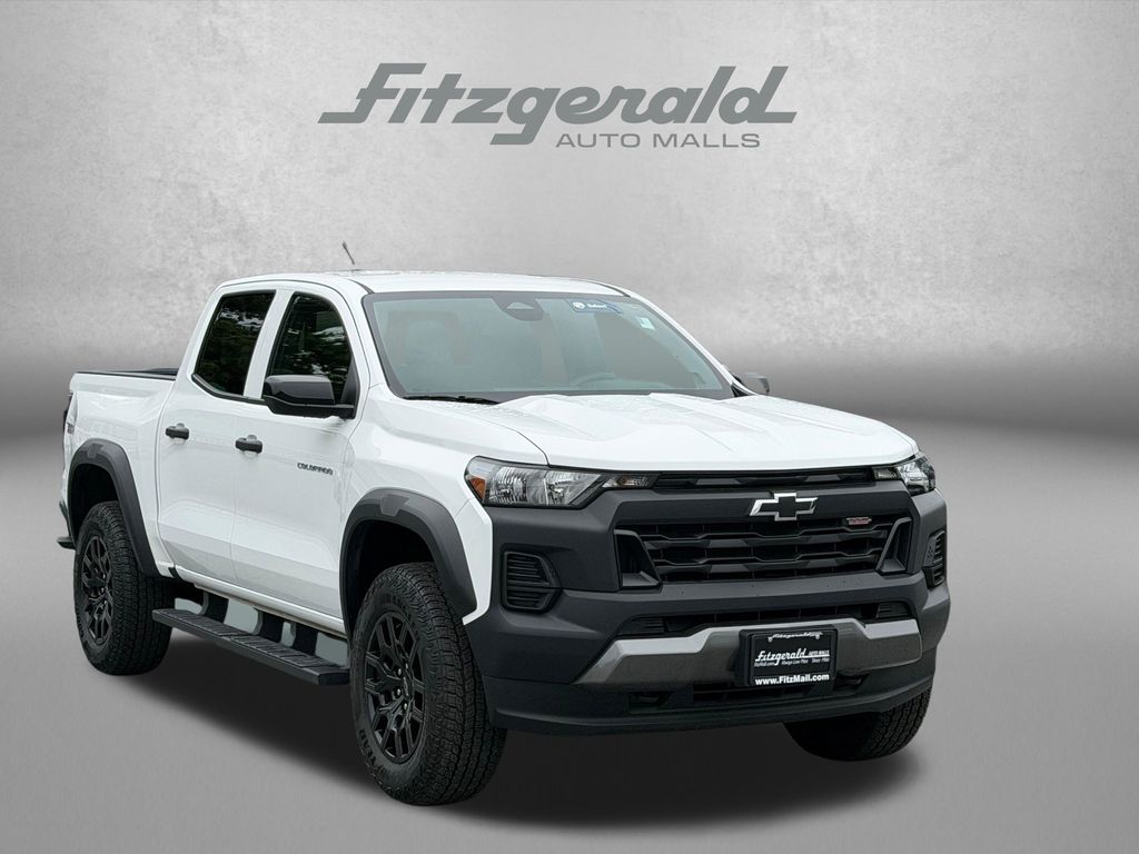 Summit White 2024 Chevrolet Colorado Pickup Truck Four-Wheel Drive 8-Speed Automatic