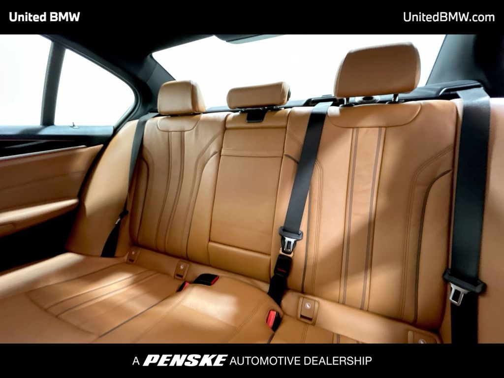 2019 BMW 5 Series 540i 21
