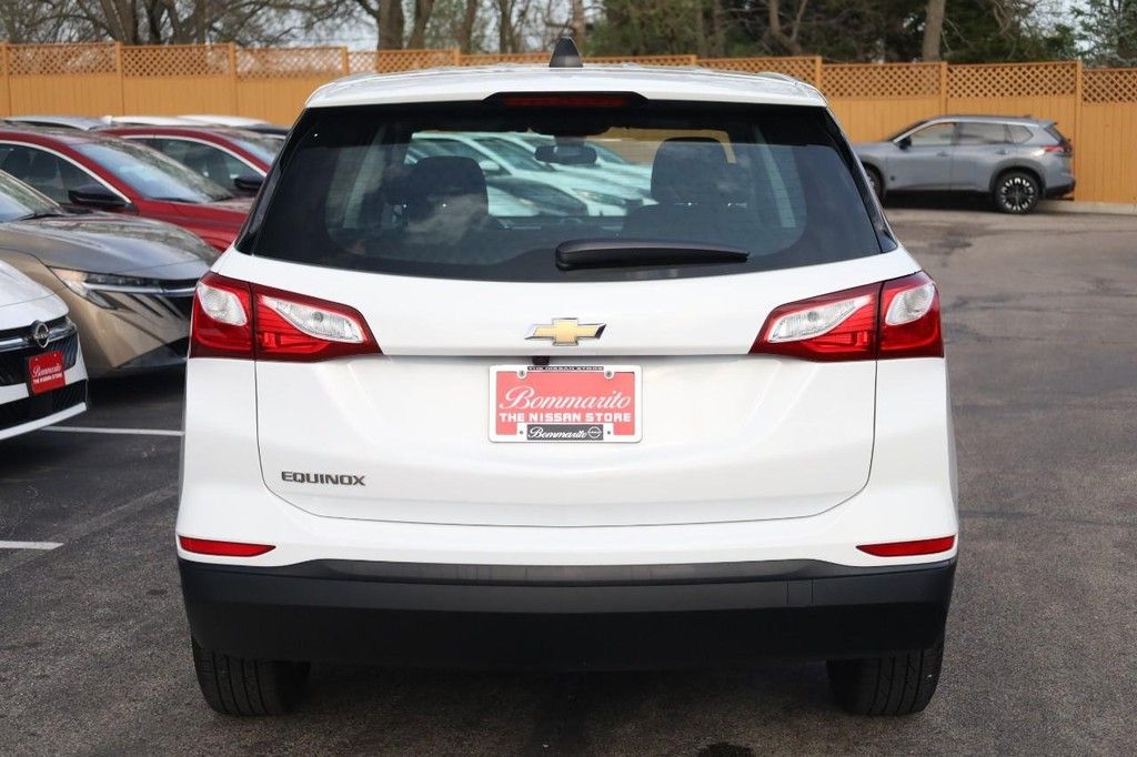 View vehicle photo 6