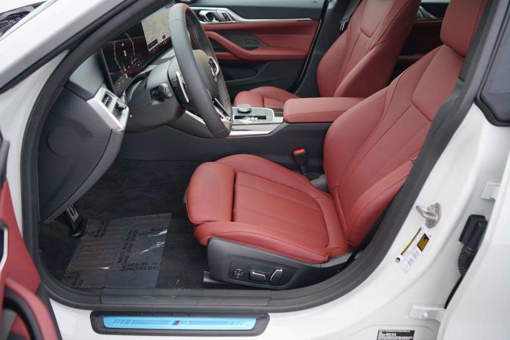 Thumbnail: 2026 BMW 4 Series - 10