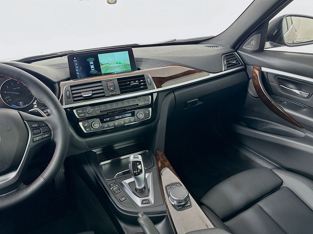 2018 BMW 3 Series 330e iPerformance 24