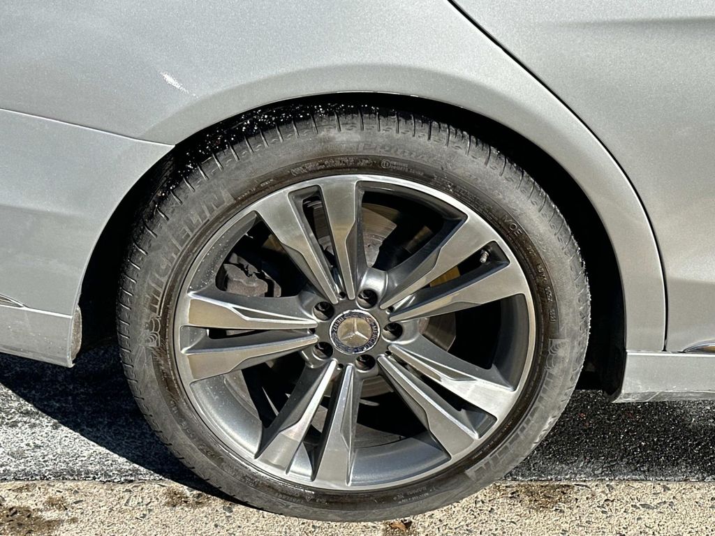 Thumbnail: 2016 Mercedes-Benz S-Class - 16