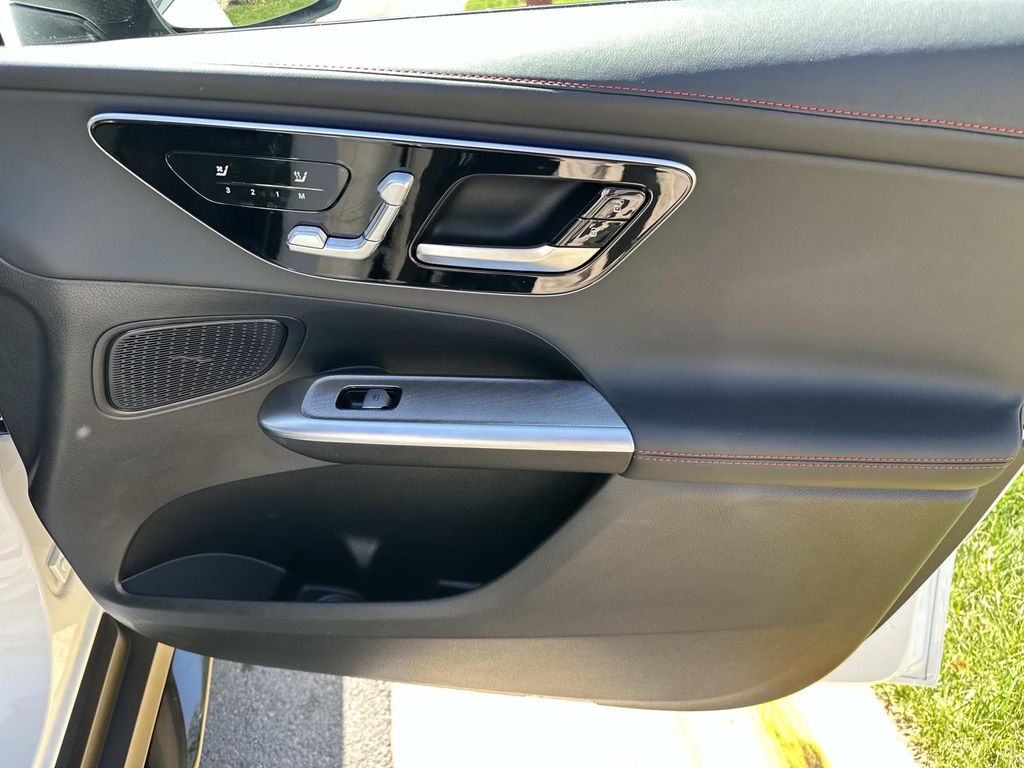 Thumbnail: 2025 Mercedes-Benz GLC - 21