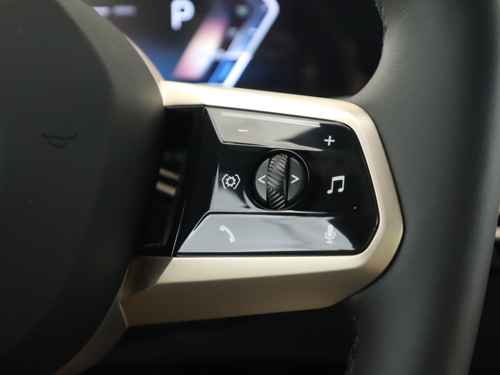 2025 BMW iX xDrive50 12