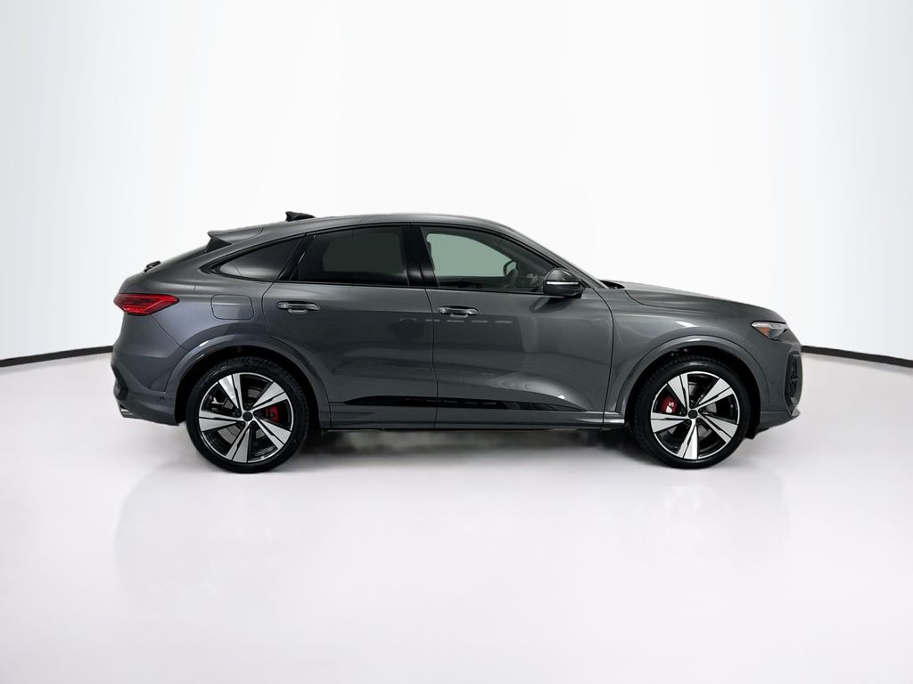 Thumbnail: 2026 Audi SQ5 - 4