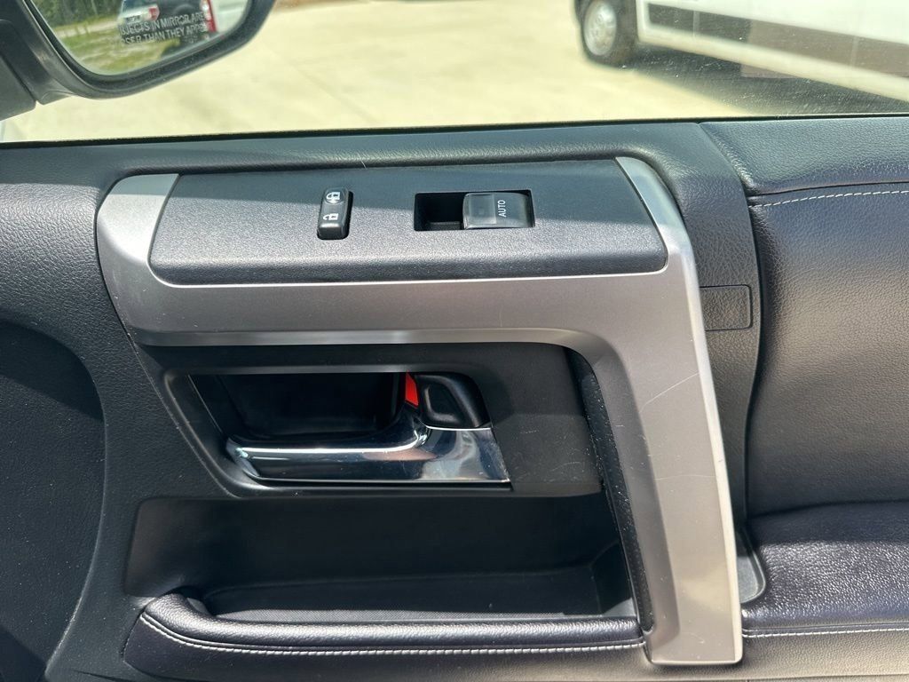2016 Super White Toyota 4Runner SR5 RWD SUV
