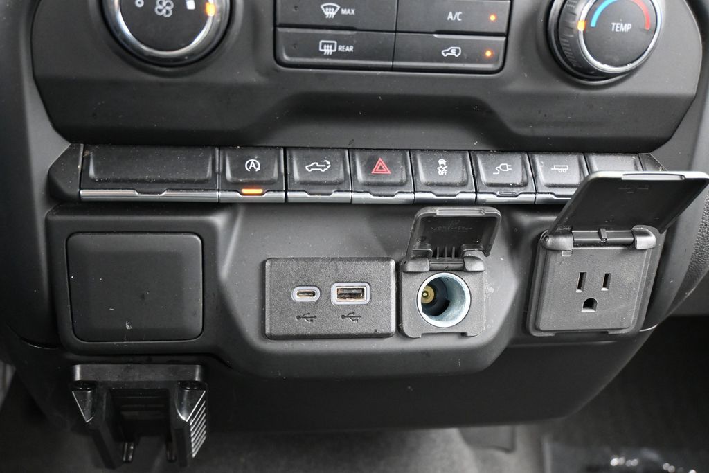 Used 2022 Summit White Chevrolet Custom image 26