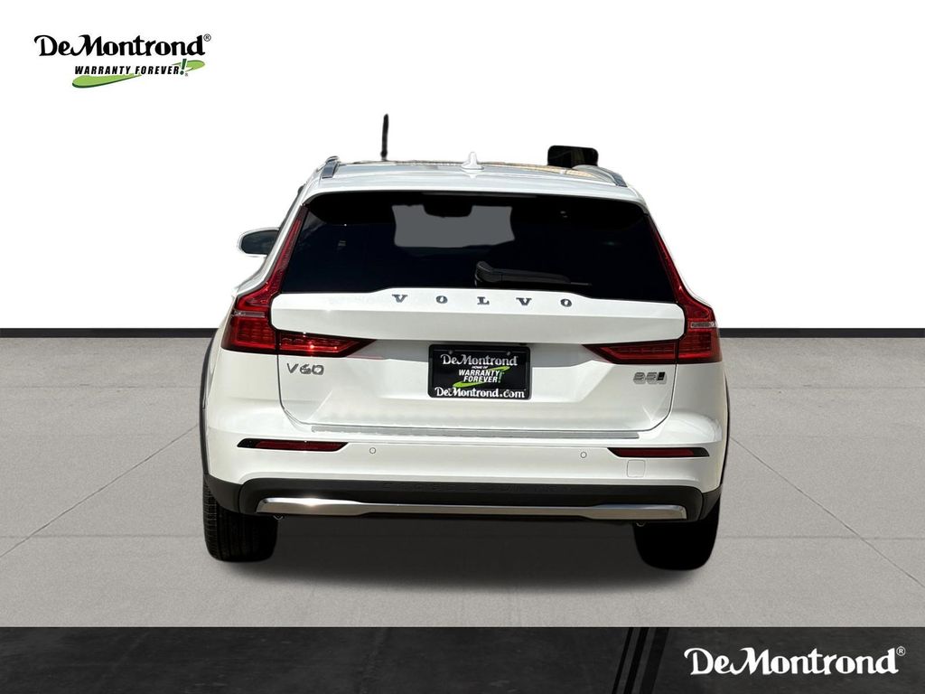 New 2026 Crystal White Volvo B5 Plus image 6