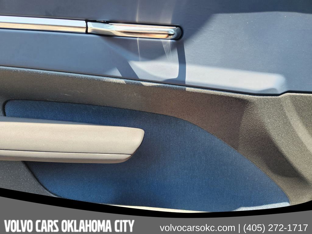 2025 Volvo EX30 Plus - Photo 22