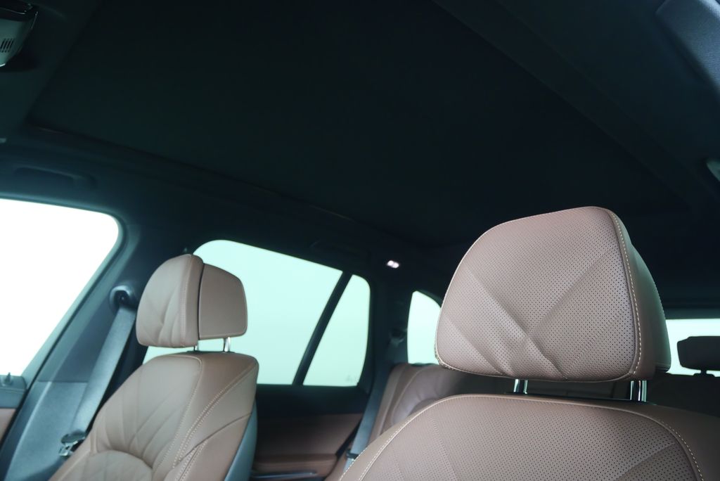 Thumbnail: 2026 BMW X5 - 11