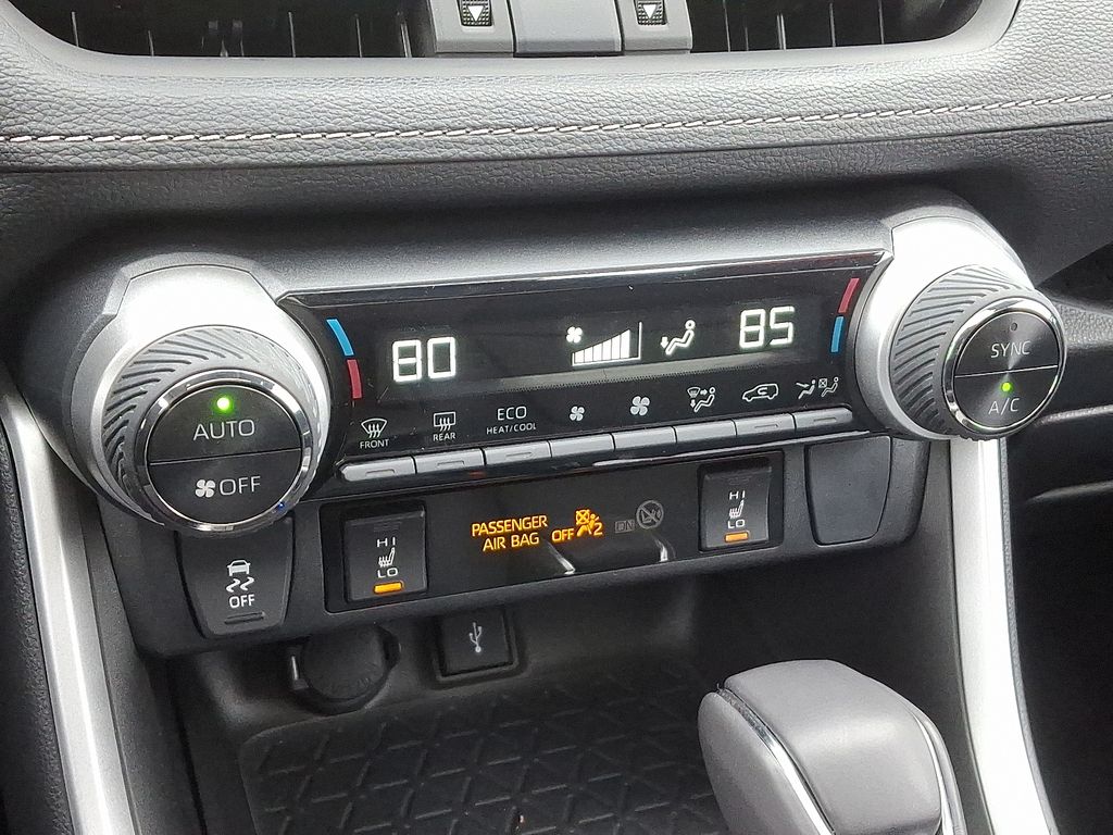 Thumbnail: 2022 Toyota RAV4 - 17